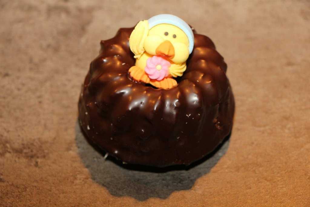 Minigugelhupf, dunkle Glasur